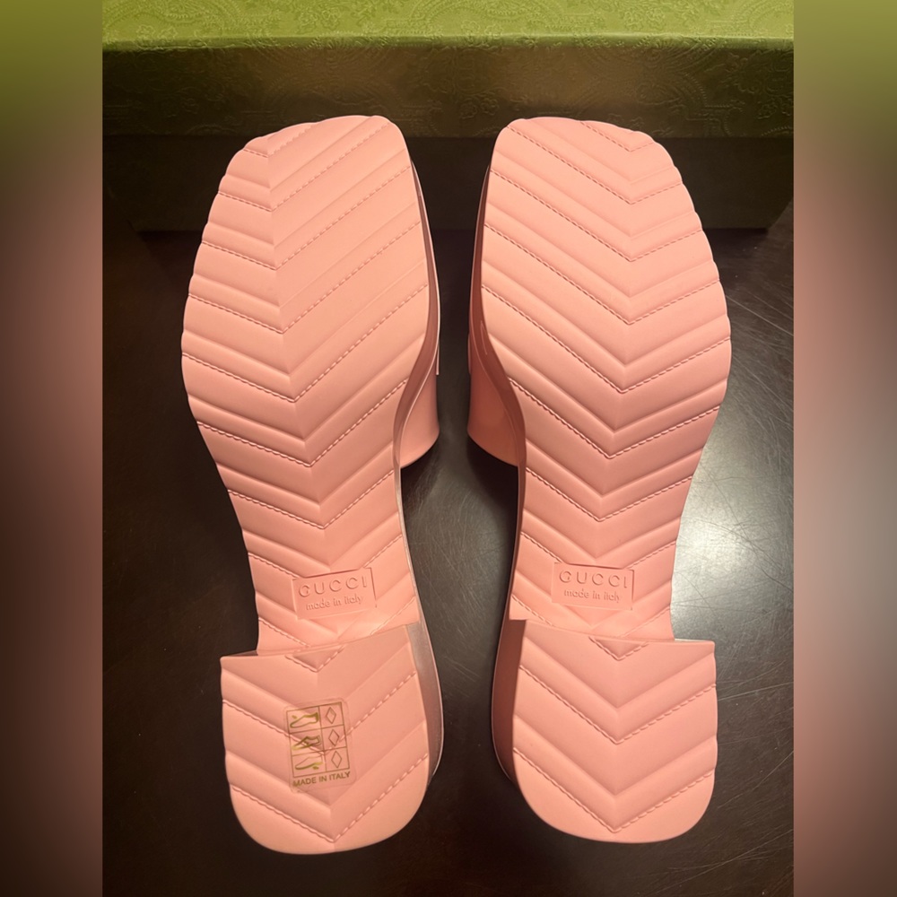 New Gucci High Heel Pink Rubber Logo Slide Sandals Size 38 / US 8 - Picture 15 of 16